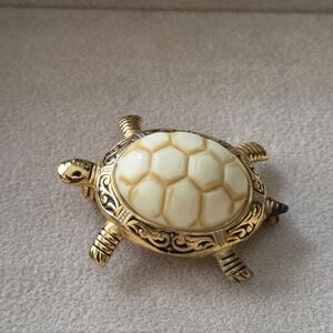 Gold and Cream Vintage Turtle Figurine Brooch Pin Made In Spain